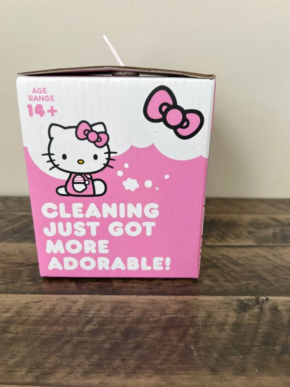Hello Kitty Desktop Vacuum NIB Sanrio Mini Desk Crumb Cleaner Head Design